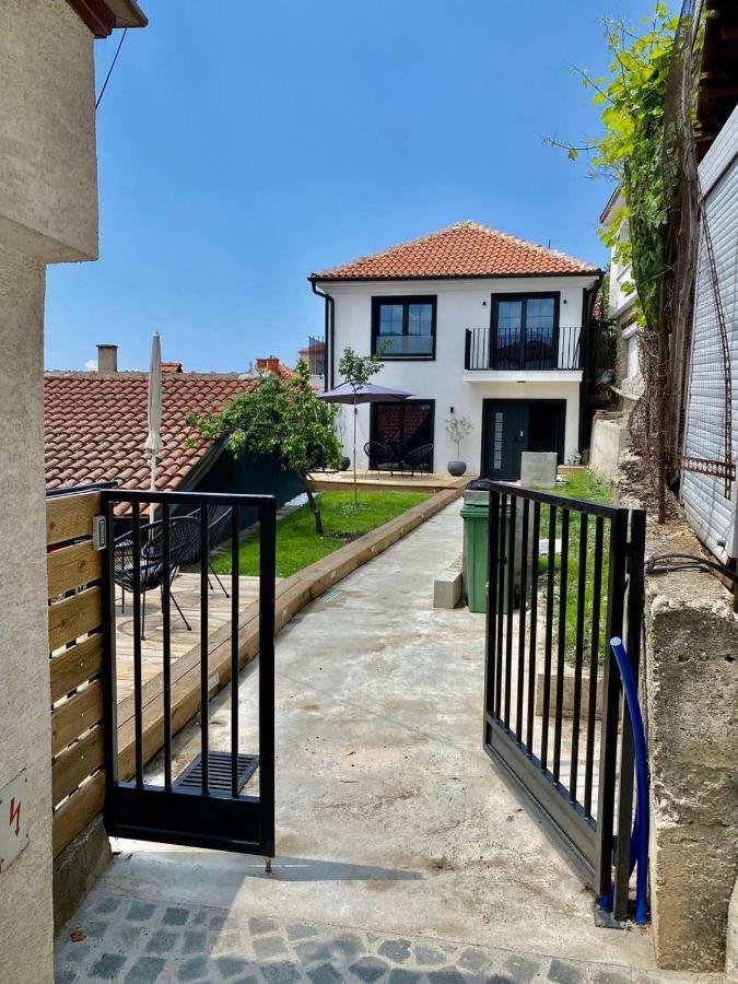 Wild Pear Old Town Boutique Accommodation Ohrid Bagian luar foto